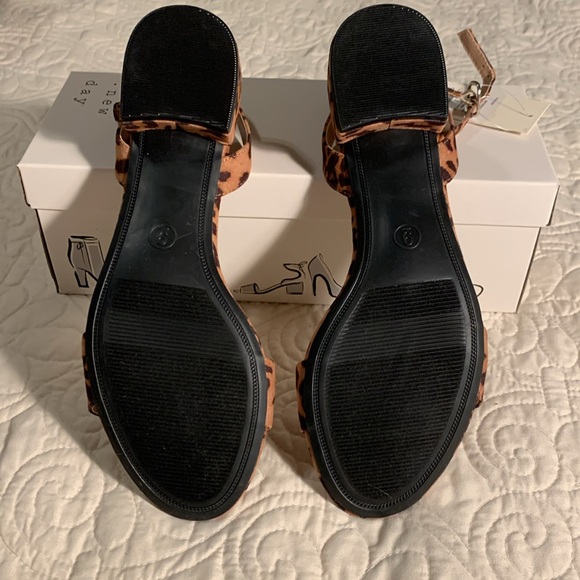 Block heel sandals NWT - Picture 6 of 11